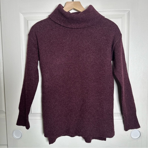 Nanette Lepore Sweater Women's Sz Small Wool Yak Hair Turtleneck Minimalist Plum - Picture 1 of 10